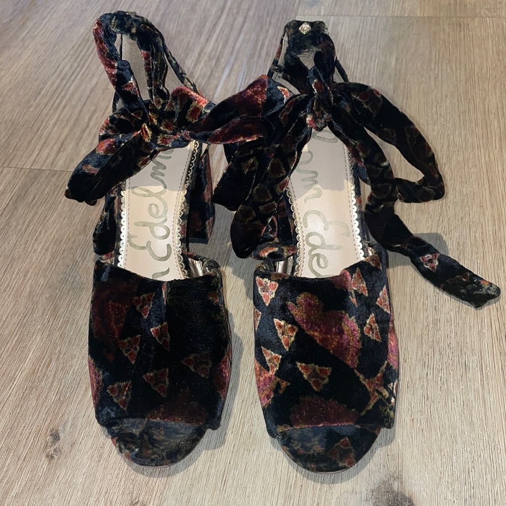Sam Edelman velvet comfy heels and only a slight tear in one tie but still works